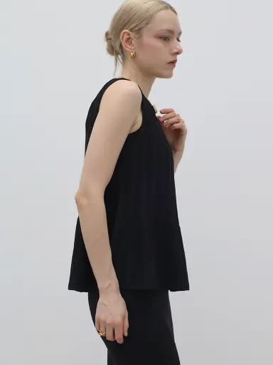 Aga Blackのトップスの商品一覧｜ファッション通販のYAMADAYA STORE