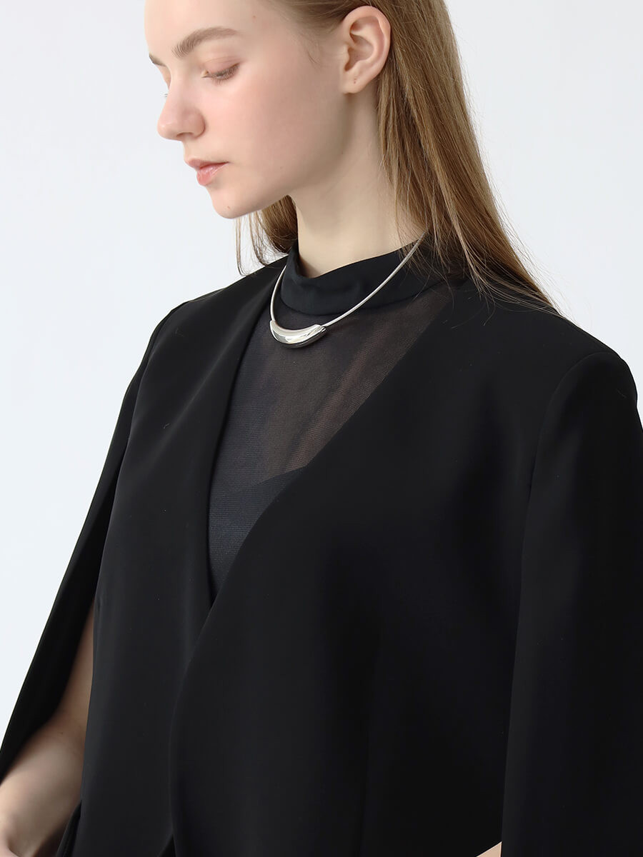 ノーカラーダブルクロスケープジャケット - Aga Black - Aga｜YAMADAYA