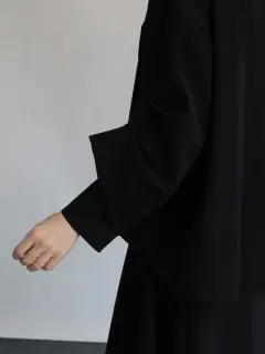 ダブルクロスアームギャザージャケット - Aga Black - Aga｜YAMADAYA STORE