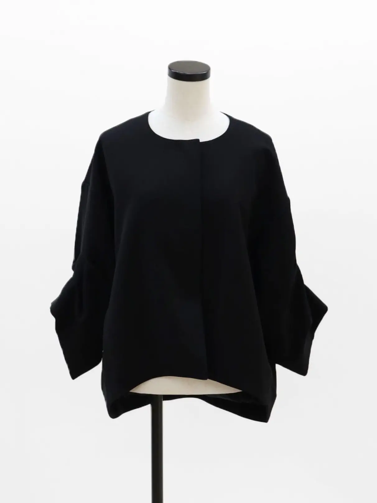 ダブルクロスアームギャザージャケット - Aga Black - Aga｜YAMADAYA STORE