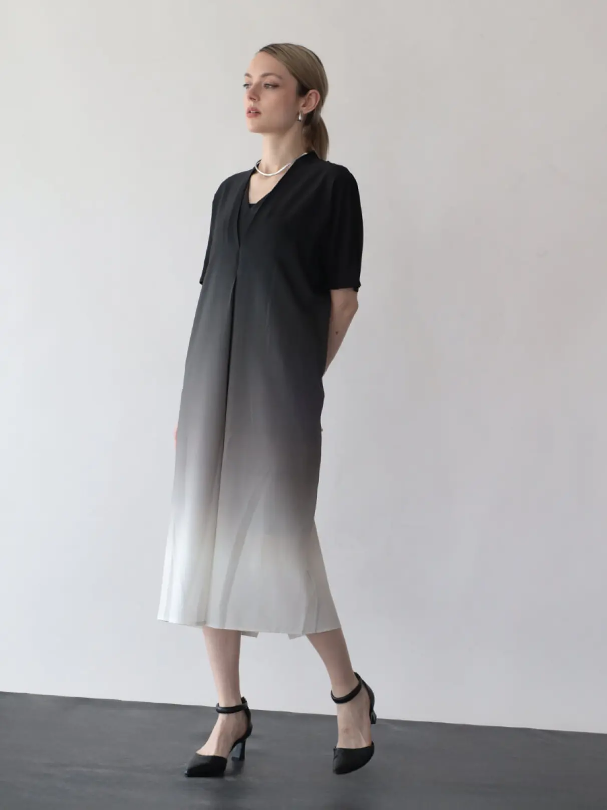 Descente ブラック ワンピース Descente ブラック ワンピース ワンピース -デサントストア