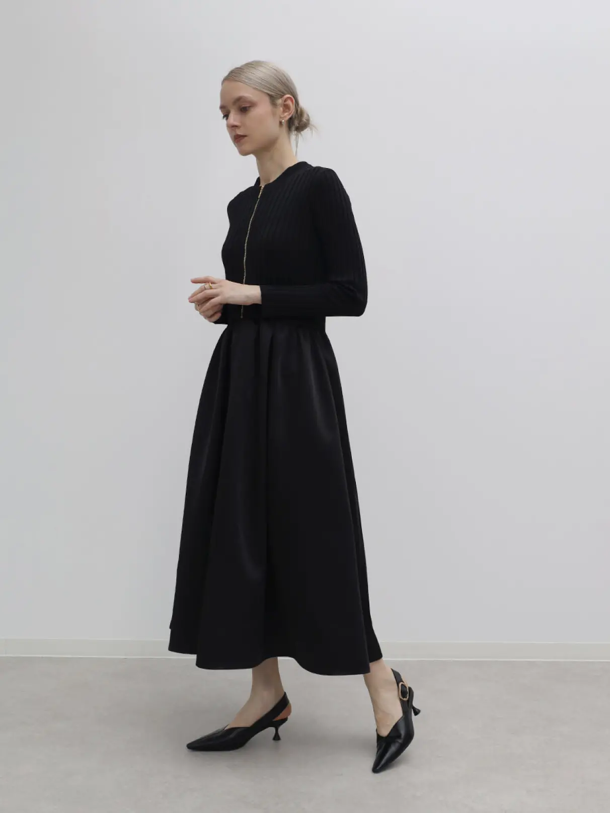 フロントジップリブニット切替ワンピース - Aga Black - Aga｜YAMADAYA