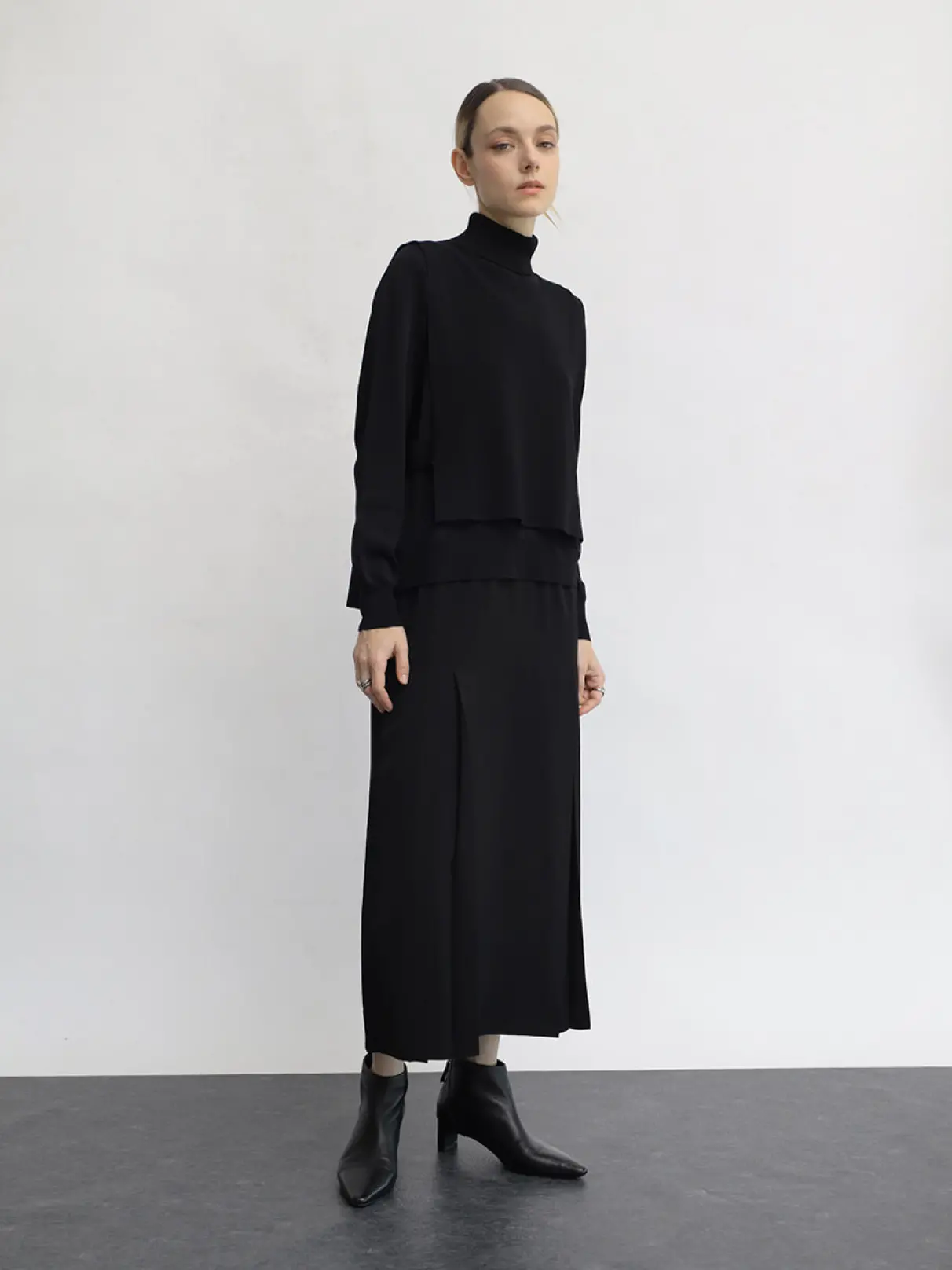 百貨店ブランド　Agaブラックベスト サイズ38 1_xl.webp