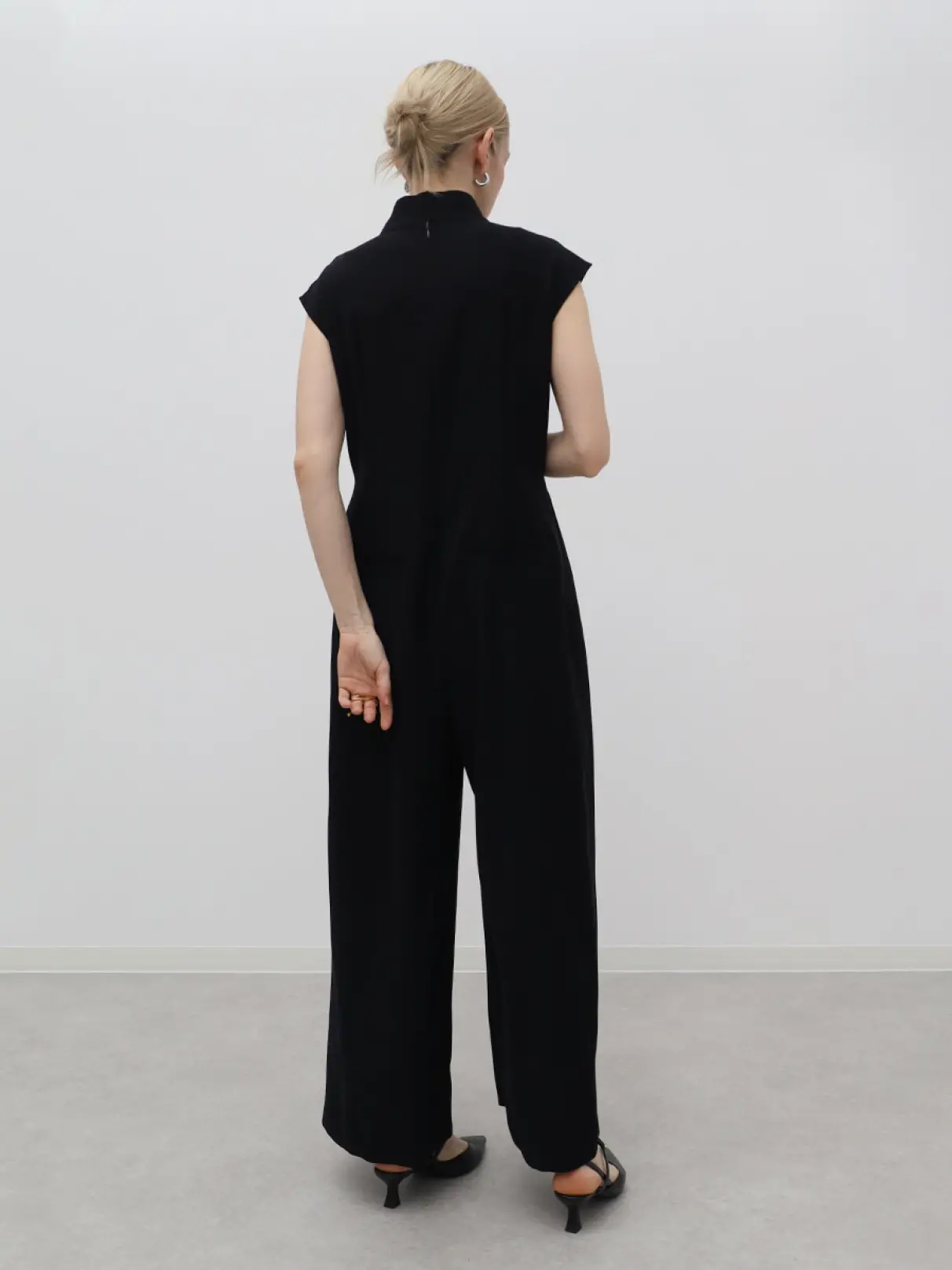 トライアングルネックオールインワン - Aga Black - Aga｜YAMADAYA STORE