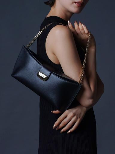 Aga Blackxショルダーバッグ