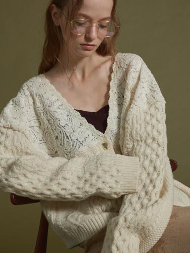 gasa*ガサ　アンティークレース付きニット レースアランニットカーディガン - Ample - Vin｜YAMADAYA STORE