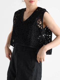 YAMADAYAヤマダヤample フラワーペイントかぎ編みニットベスト Ample バイヤー一押しの『Crochet Knit』 - ｜YAMADAYA STORE