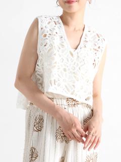 YAMADAYAヤマダヤample フラワーペイントかぎ編みニットベスト Ample バイヤー一押しの『Crochet Knit』 - ｜YAMADAYA STORE