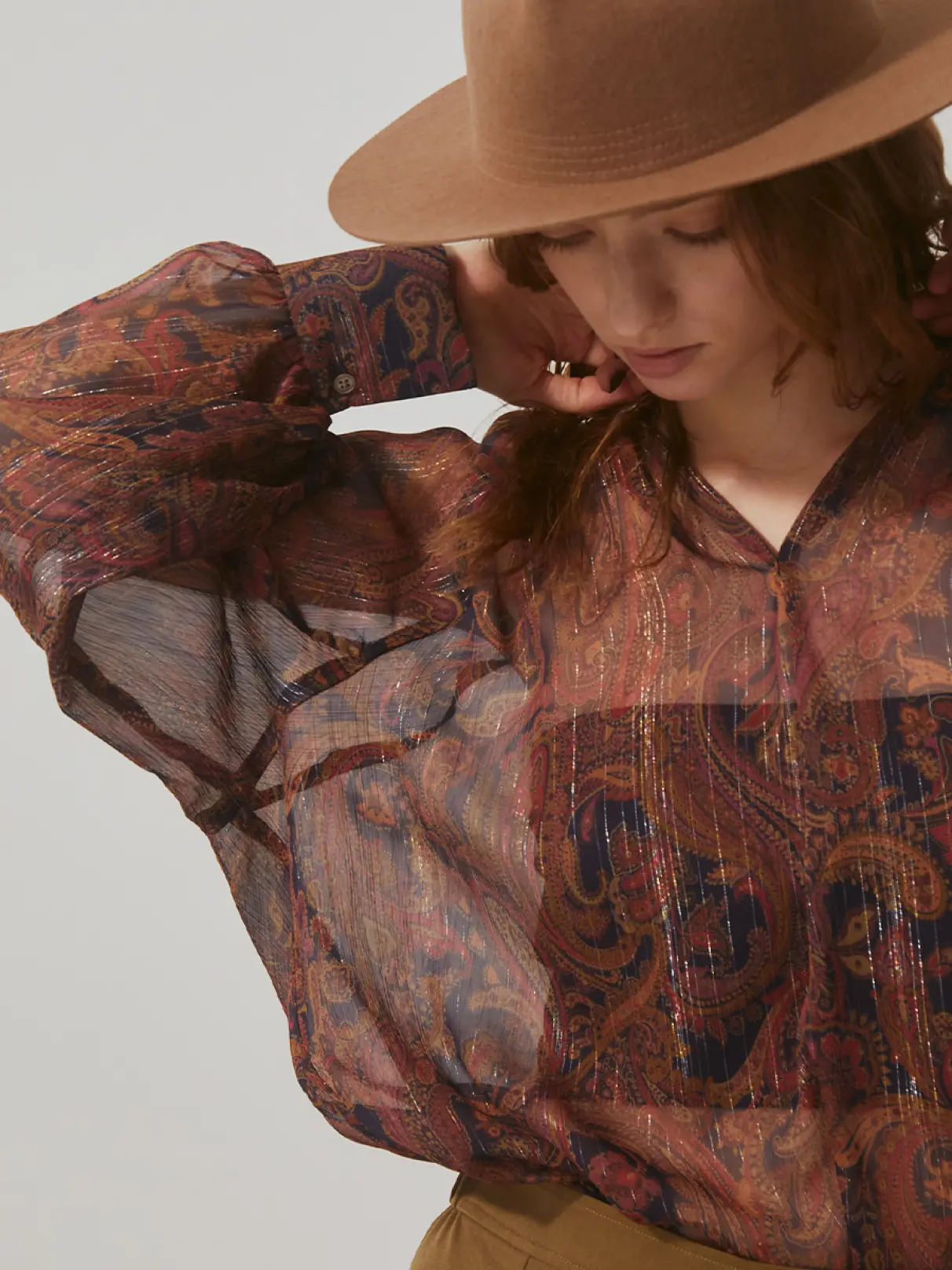 新品　YAMADAYA ヤマダヤ　Ample ペイズリープリントブラウス ペイズリープリントシアーブラウス - Ample - Vin｜YAMADAYA STORE