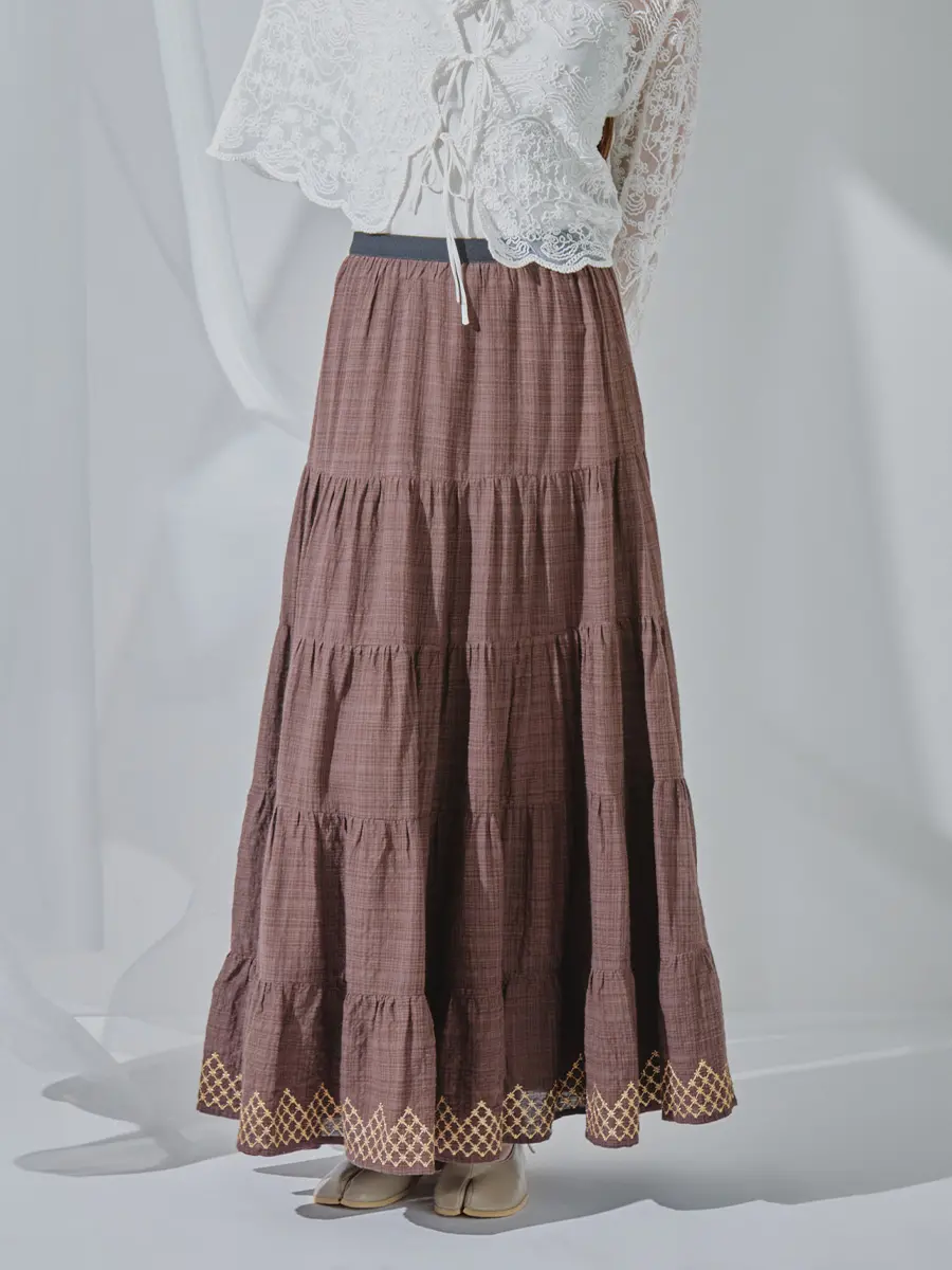 45R ★貴重★パトアシュ リネン刺繍のスカート バッグ＆コサージュ付き♪ 配色刺繍ティアードスカート - Ample - Vin｜YAMADAYA STORE