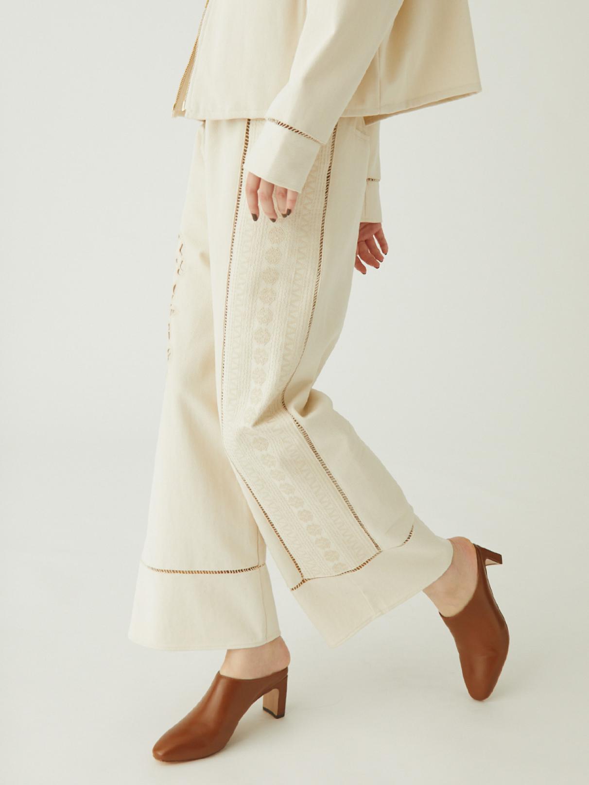 カットワークコットンツイルワイドパンツ - Ample - Vin｜YAMADAYA STORE