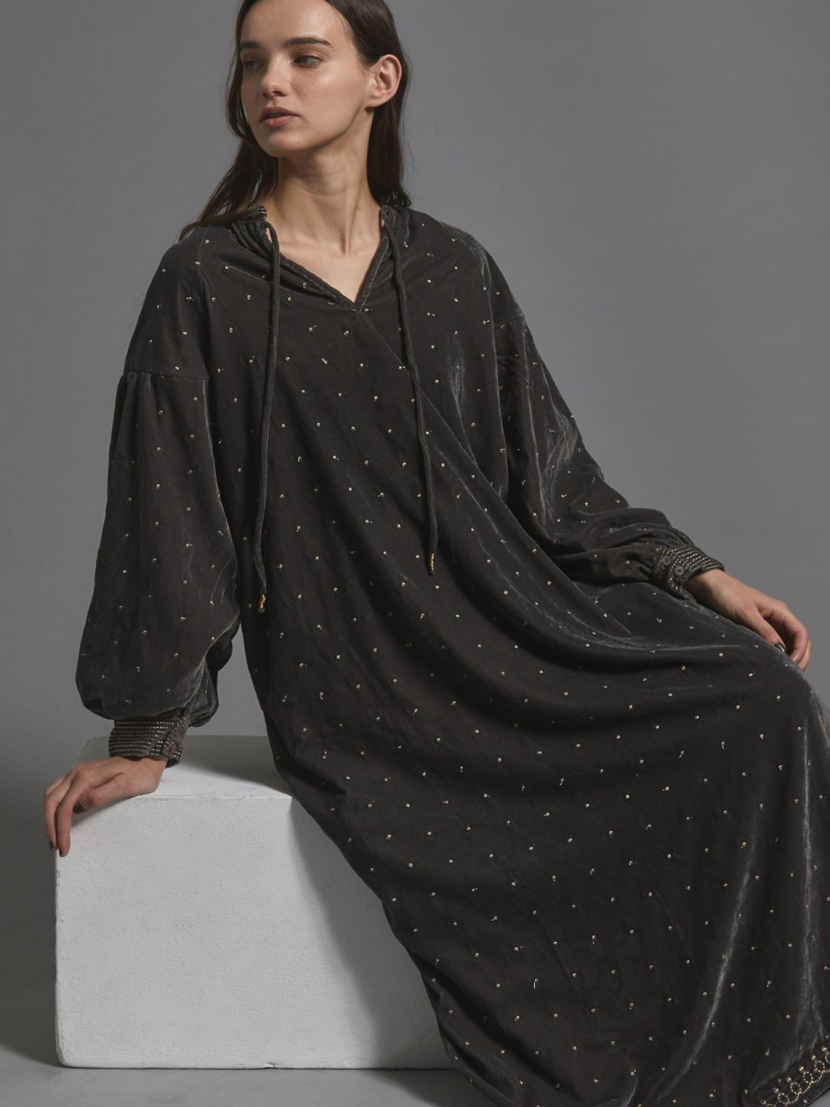 ベロアドット刺繍ワンピース - Ample - Vin｜YAMADAYA STORE