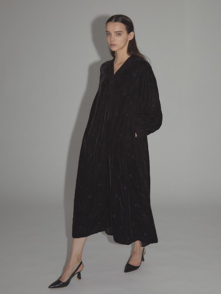 カフタンベロアワンピース - Ample - Vin｜YAMADAYA STORE