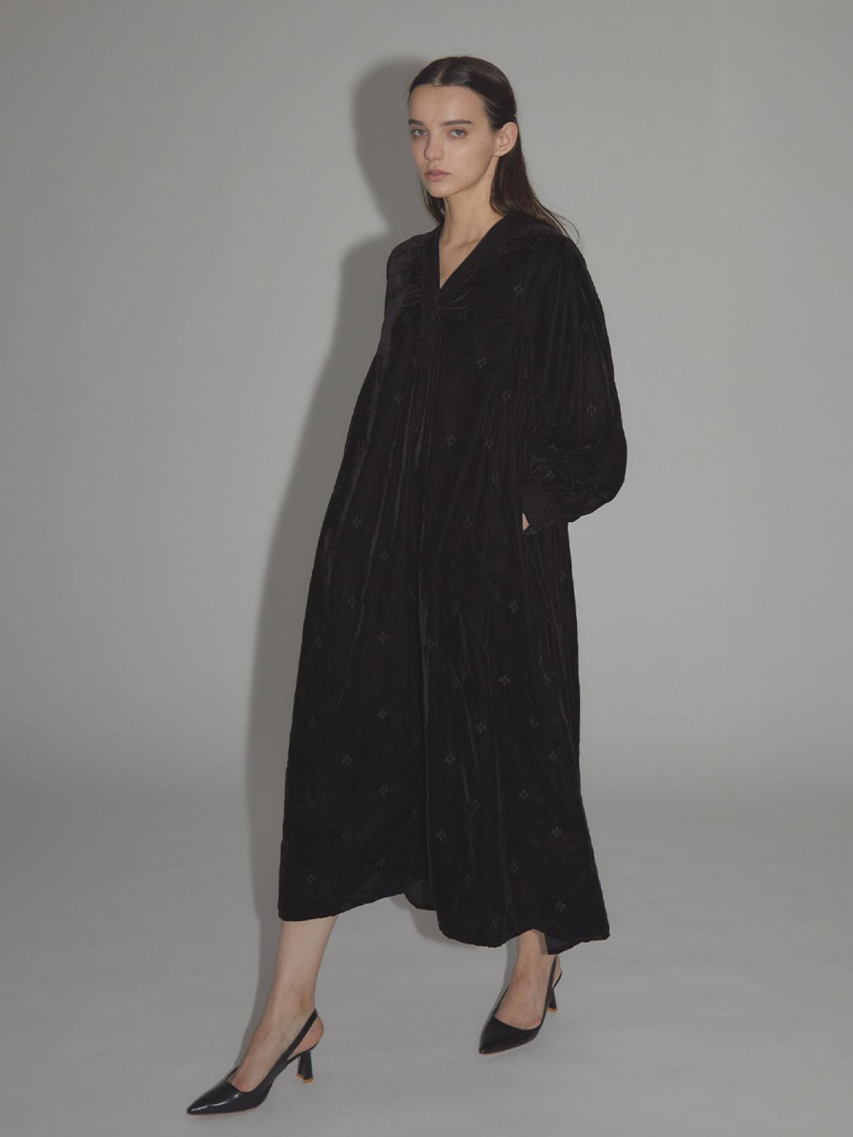 カフタンベロアワンピース - Ample - Vin｜YAMADAYA STORE