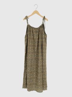 チャコールグレー