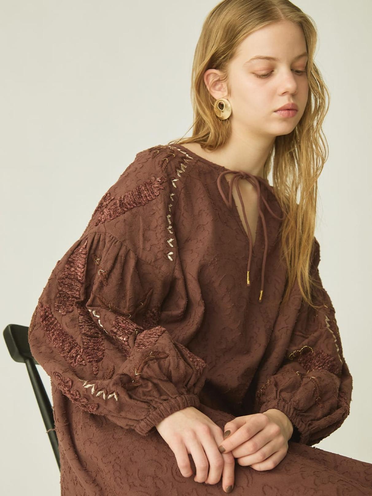 刺繍スリーブロングワンピース - Ample - Vin｜YAMADAYA STORE