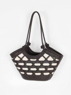 ダークブラウン