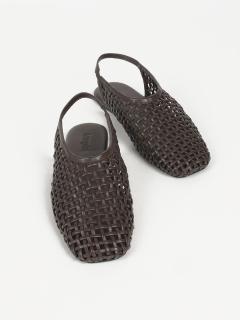 ダークブラウン